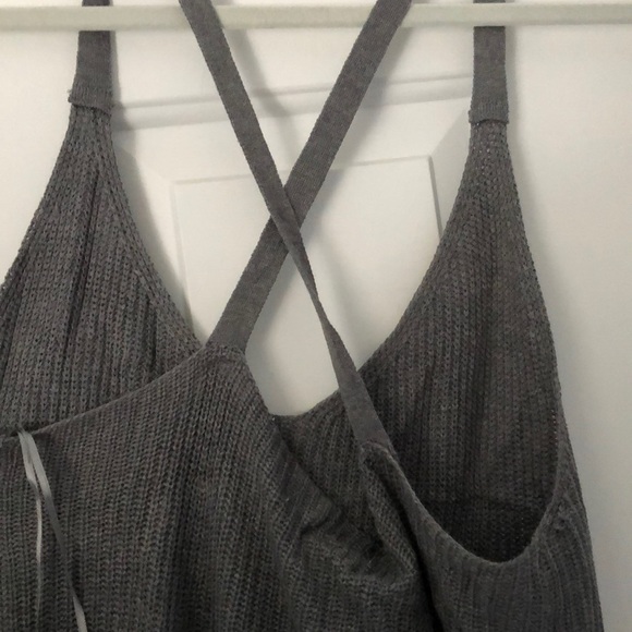Gray knit cross back shirt - Picture 2 of 2